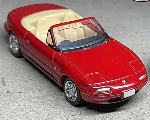 Tomica Premium 14 Mazda Eunos Roadster Special First Edition Mô hình xe không thể thiếu trong bộ sưu tập của người yêu xe