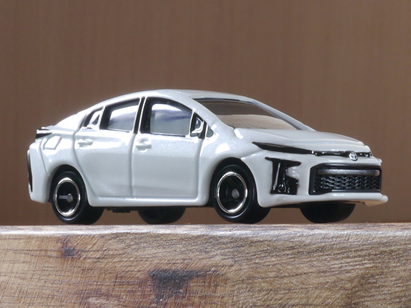Takara Tomy chính hãng Tomica No. 76 Toyota Prius PHV GR Sport 3