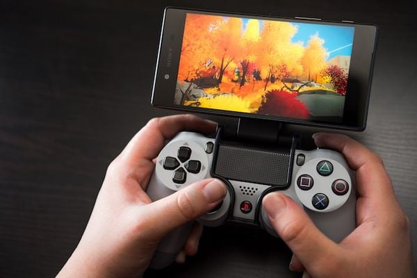 PS4 controller for mobile gaming