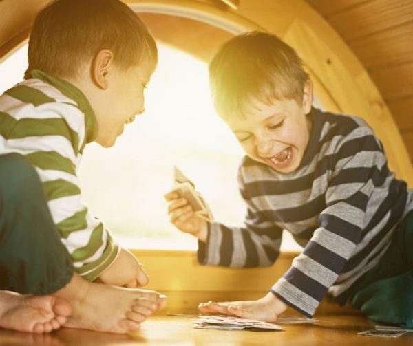 thi đấu thẻ bài pokemon thật