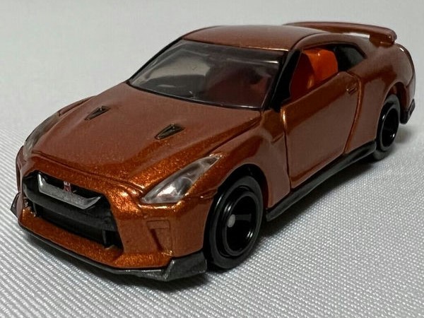 Tomica No. 23 Nissan GT-R màu cam sơn đẹp chi tiết tốt