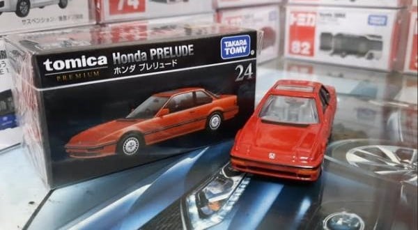 Đồ chơi xe Tomica Premium No.24 Honda Prelude thích hợp trưng bày tủ bàn làm việc