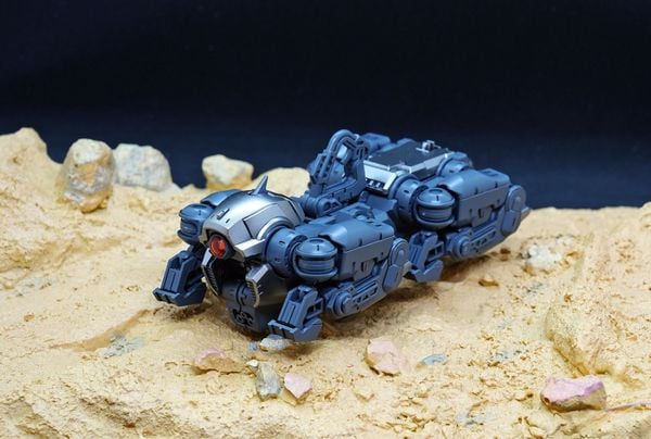 mô hình lắp ráp Over Zero UTX-6030 Tastier Battle Dog Hemoxian là sản phẩm không thể thiếu trong bộ sưu tập của bạn