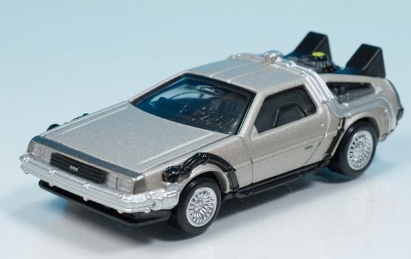 Tomica Premium Unlimited 07 Back To The Future DeLorean Time Machine xe đồ chơi cực chất cho fan sưu tập mô hình