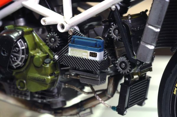 tùy biến mô hình xe đua Ducati 888 Superbike Racer 1-12 Tamiya 14063