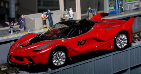 Đồ chơi mô hình xe Tomica Premium No. 33 Ferrari FXX K giá rẻ chính hãng phù hợp sưu tầm và trưng bày