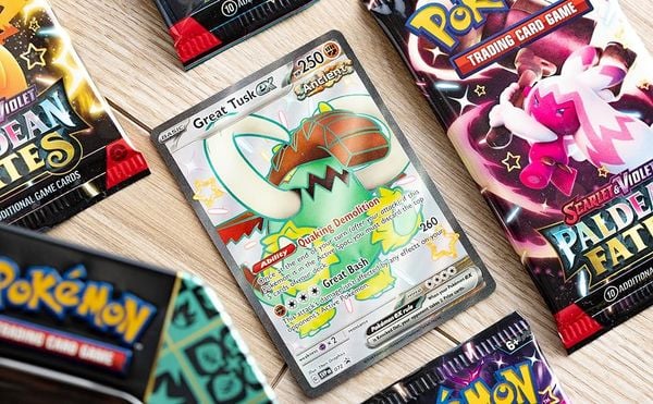 Thẻ bài Pokemon TCG Paldean Fates Tin Shiny Great Tusk ex hàng thiệt chính hãng màu sắc đẹp mắt random ngẫu nhiên may mắn