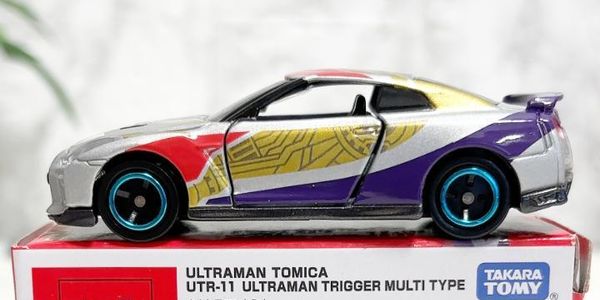 Đồ chơi mô hình xe Tomica UTR-11 Ultraman Trigger giá rẻ chính hãng phù hợp sưu tầm và trưng bày