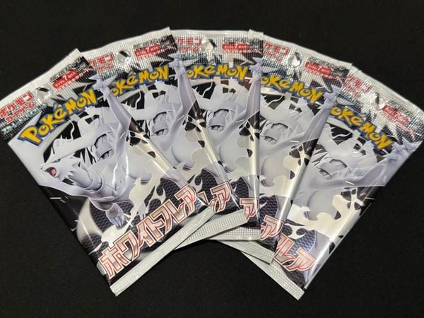 Sở hữu các thẻ bài hiếm trong gói Pokemon TCG SV11W White Flare Booster Pack Tiếng Nhật món quà tuyệt vời cho fan hâm mộ