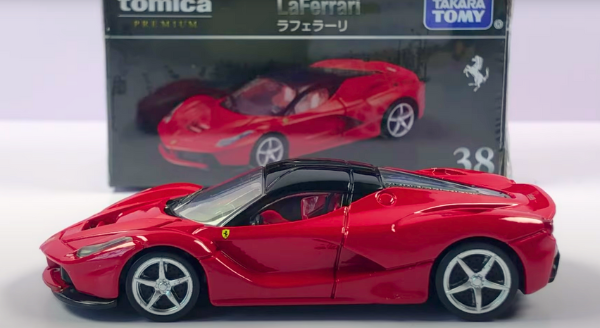 Xe mô hình Tomica Premium 38 La Ferrari nShop giao hàng toàn quốc
