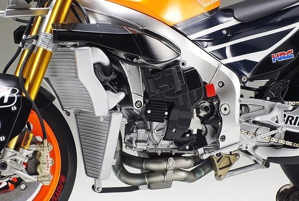 xe Repsol Honda RC213V '14 1/12 Tamiya 14130 mới đẹp