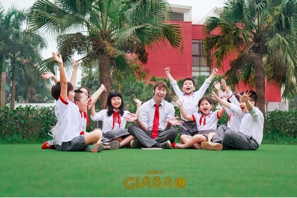 Đồng phục học sinh trường quốc tế song ngữ Academy