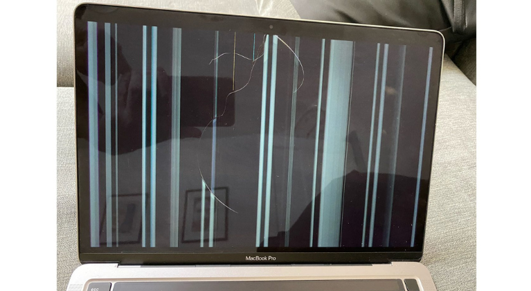 Bụi có thể khiến Một số macBook Pro bị hư màn hình