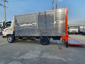 xe tải hyundai new mighty n250 2.5 tấn thùng kín bửng nâng