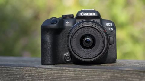 Canon EOS R10- Chiếc máy ảnh tốt nhất cho người mới bắt đầu