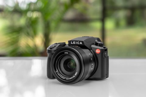 Leica V-Lux 5 Bạn Đồng Hành Hoàn Hảo trên mọi nẻo đường