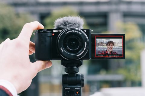 Máy ảnh Sony Alpha ZV-E10 chuyên dùng cho livestream, quay phim 4K