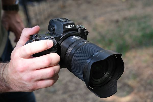 Nikon z 17-28 Sông Hồng camera