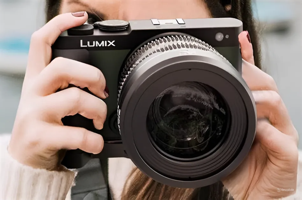 Lumix S9 - Sông Hồng camera