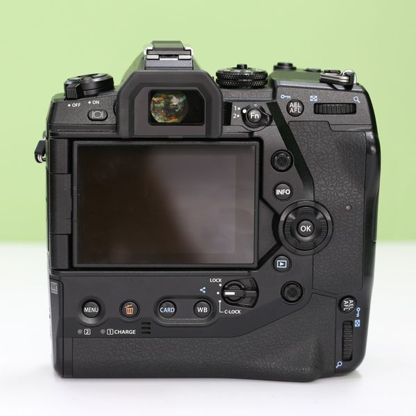 M1X - Sông Hồng Camera