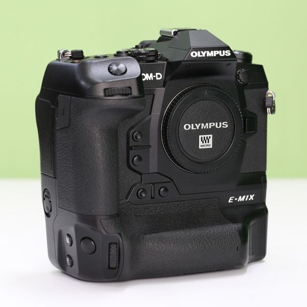 M1X - Sông Hồng Camera