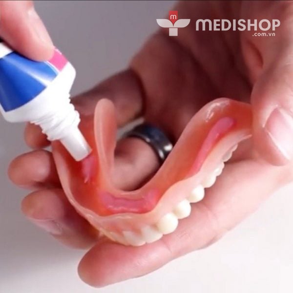 4. An Toàn và Sức Khỏe Khi Sử Dụng Keo Fixodent