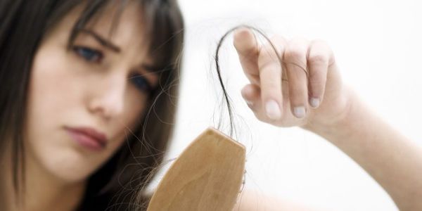 TRỊ RỤNG TÓC “KHÓ” QUÁ ĐI THÔI!!
