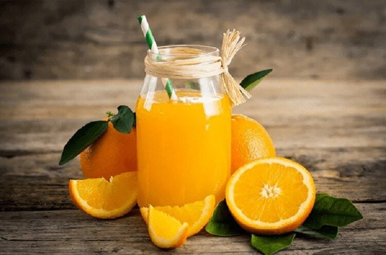 Pha nước cam có cho thêm nước không? Có làm loãng chất trong nước cam?