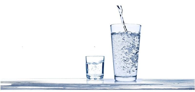 Ảnh 6: Chuyên gia sức khỏe khuyên nên uống loại nước tốt cho sức khỏe - nước điện giải ion kiềm (Nguồn: Internet) 
