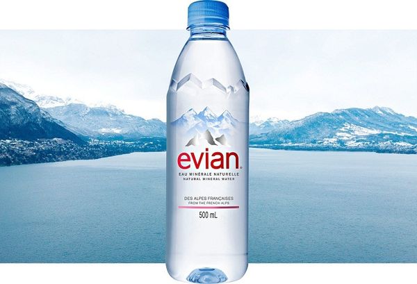 Các loại nước tinh khiết bao gồm nước đóng chai Evian