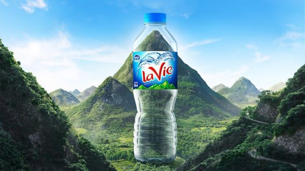 Các loại nước tinh khiết bao gồm nước tinh khiết Lavie