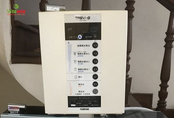 Giá của máy lọc nước điện giải tương đối cao
