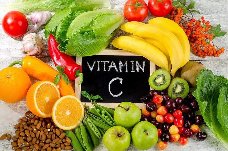 Ảnh 4: Nên ăn các loại hoa quả trái cây giàu vitamin C (Nguồn: Internet)