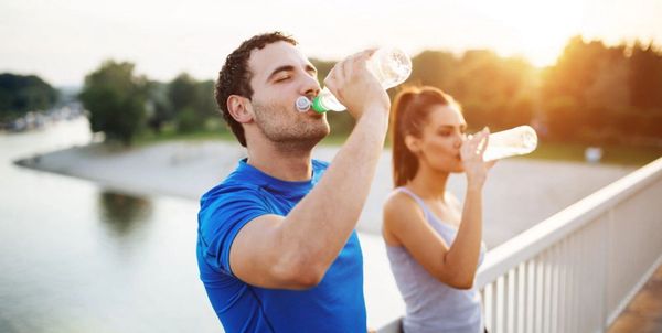 Không nên uống nước ngay sau khi vận động nặng hay tập thể dục