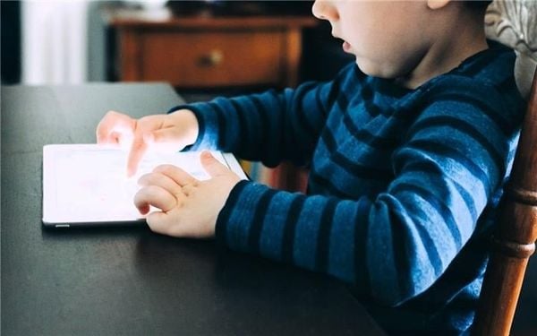 sóng wifi ảnh hưởng đến quá trình phát triển của trẻ em