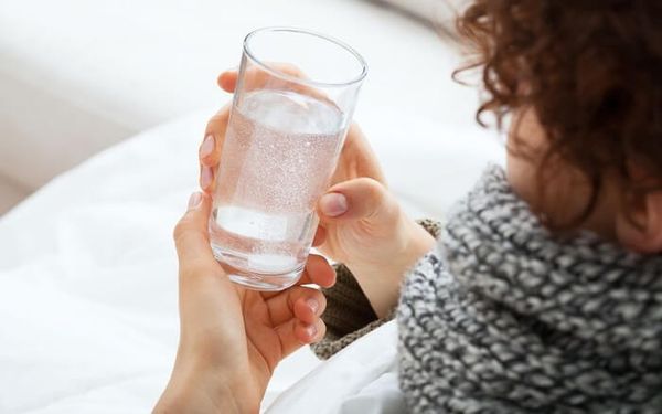 Uống nước ấm thường xuyên giúp giải độc cơ thể