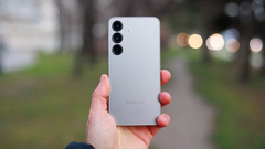 Smartphone tầm trung của Samsung làm 'lu mờ' Galaxy S25 và S24
