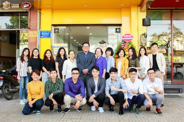 TƯNG BỪNG KHAI TRƯƠNG WESET ENGLISH CENTER TRẦN HƯNG ĐẠO