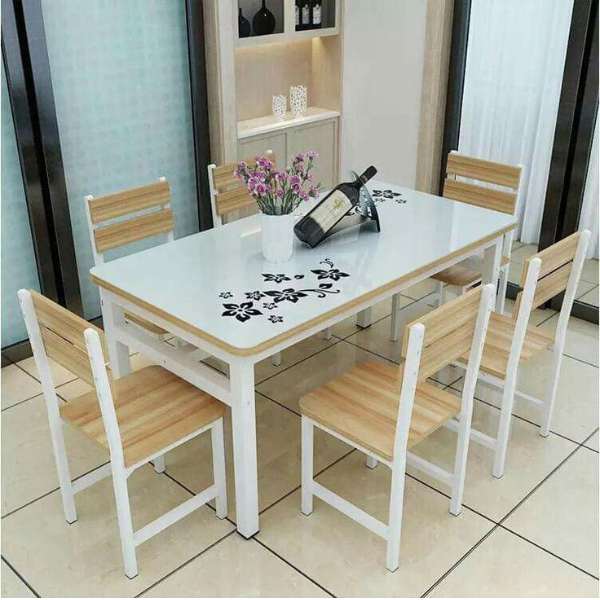 Sắp xếp bàn ghế