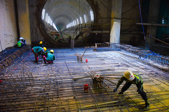 Cận cảnh đường hầm metro dưới lòng đất Sài Gòn - nơi không thể phân biệt ngày và đêm