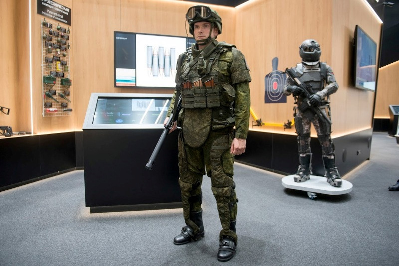 Nga giới thiệu quân phục giúp binh lính khỏe như robot