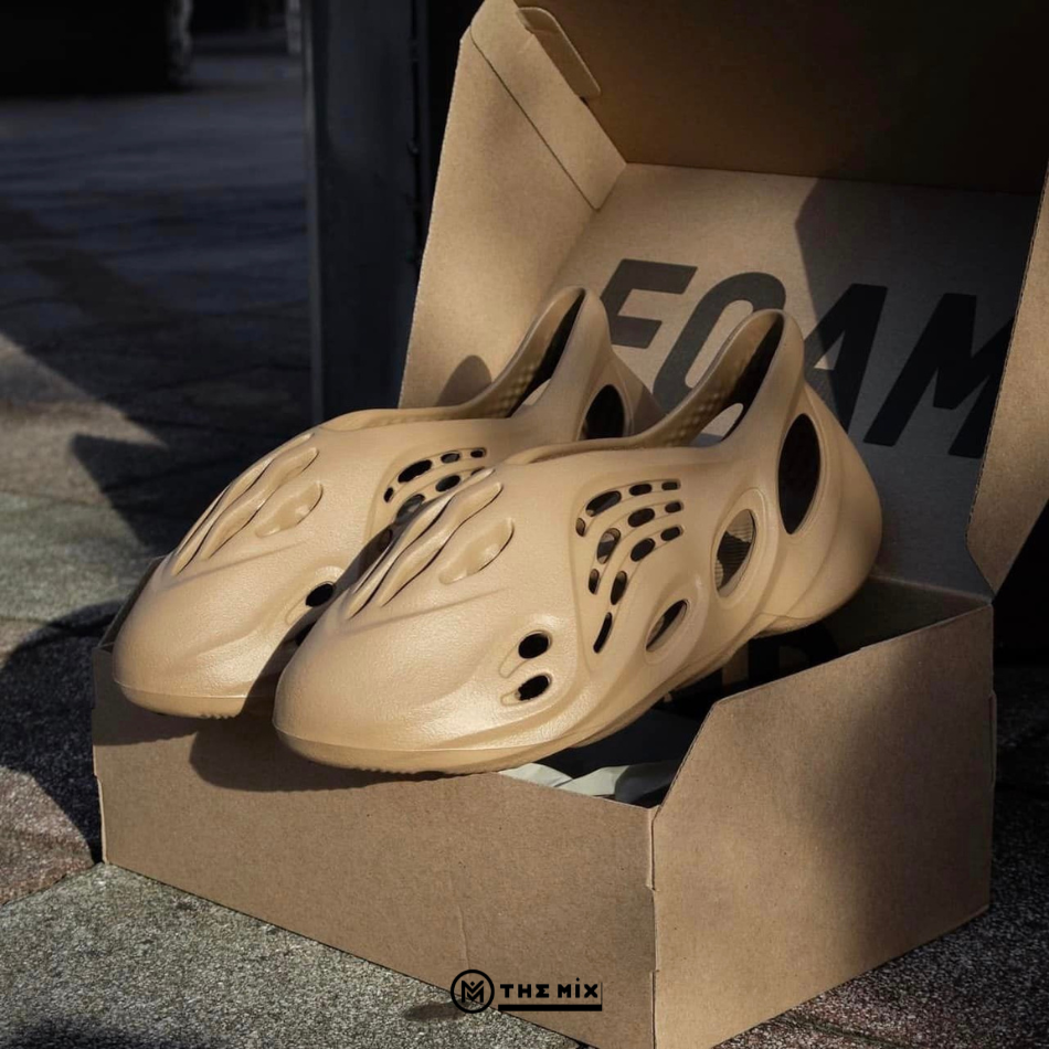 adidas Yeezy Foam Runner “Clay Taupe