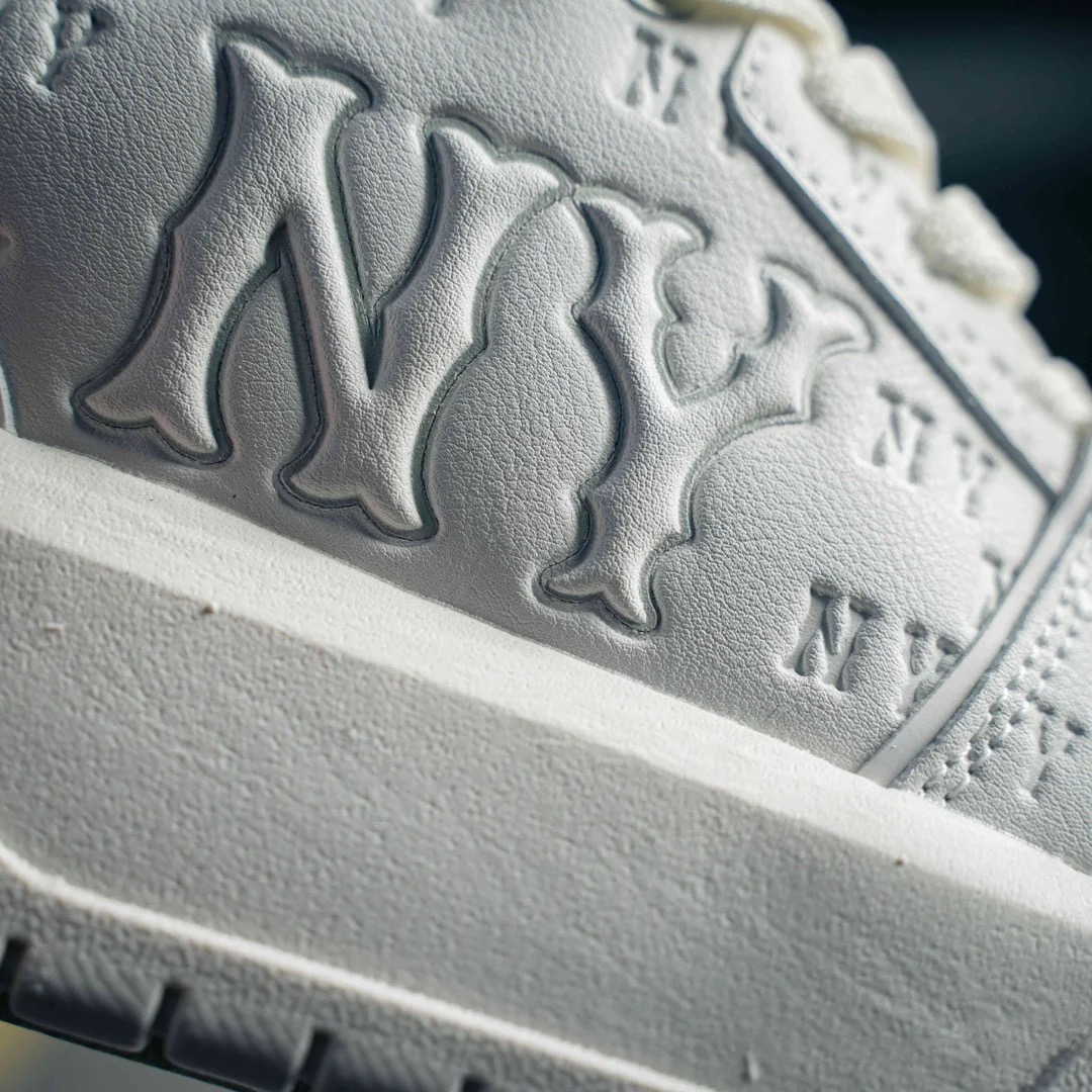 MLB Chunky Liner Mono NY White - 3ASXE015N-50WHS Chính Hãng MLB Korea