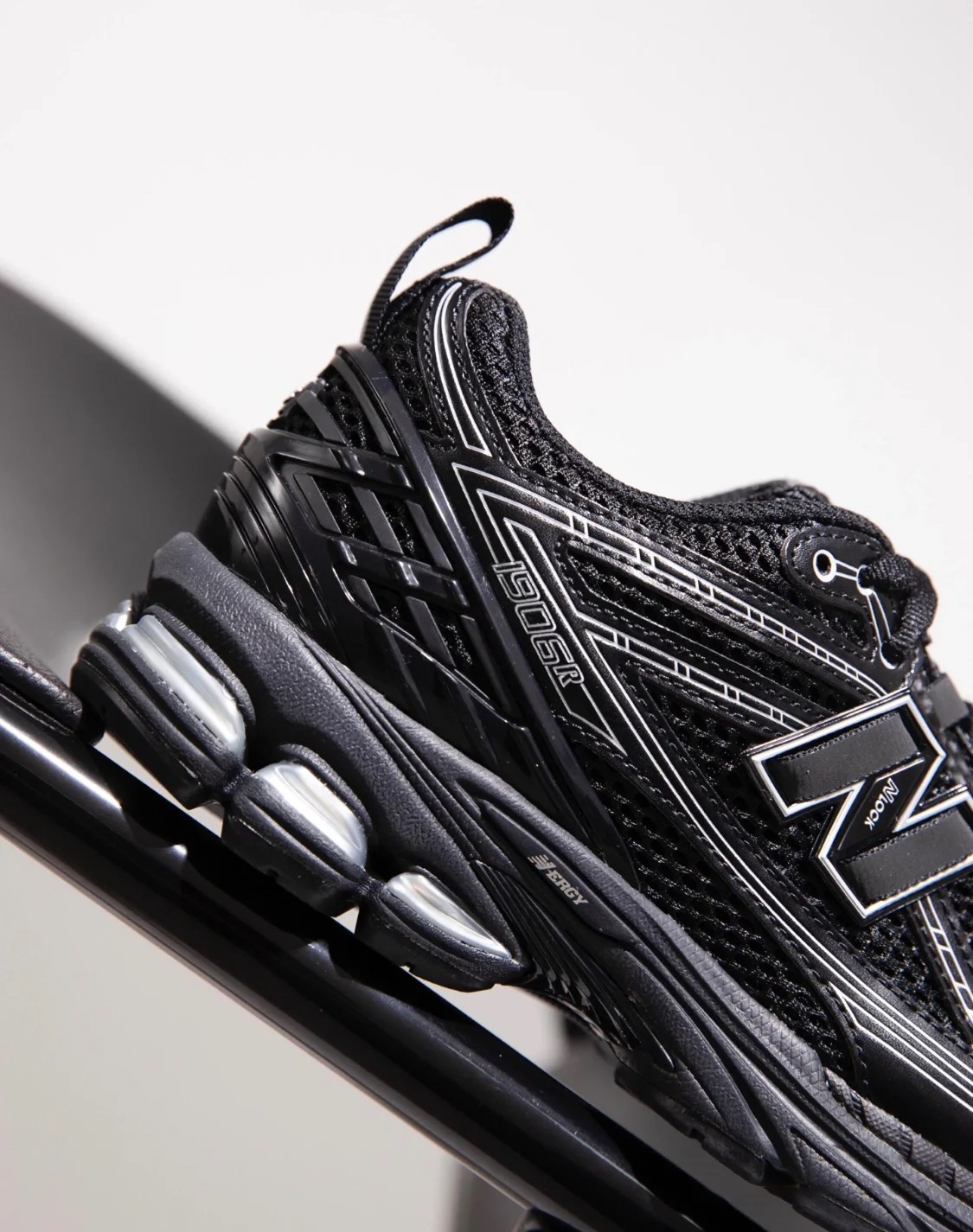 New Balance 740 'Black Silver' - U740BM2 - Hàng Chính Hãng