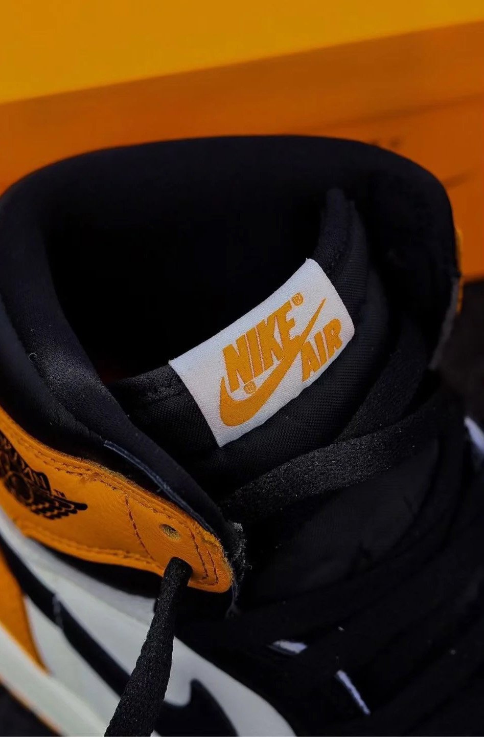 Nike Air Jordan 1 High OG Taxi - Mã 555088-711