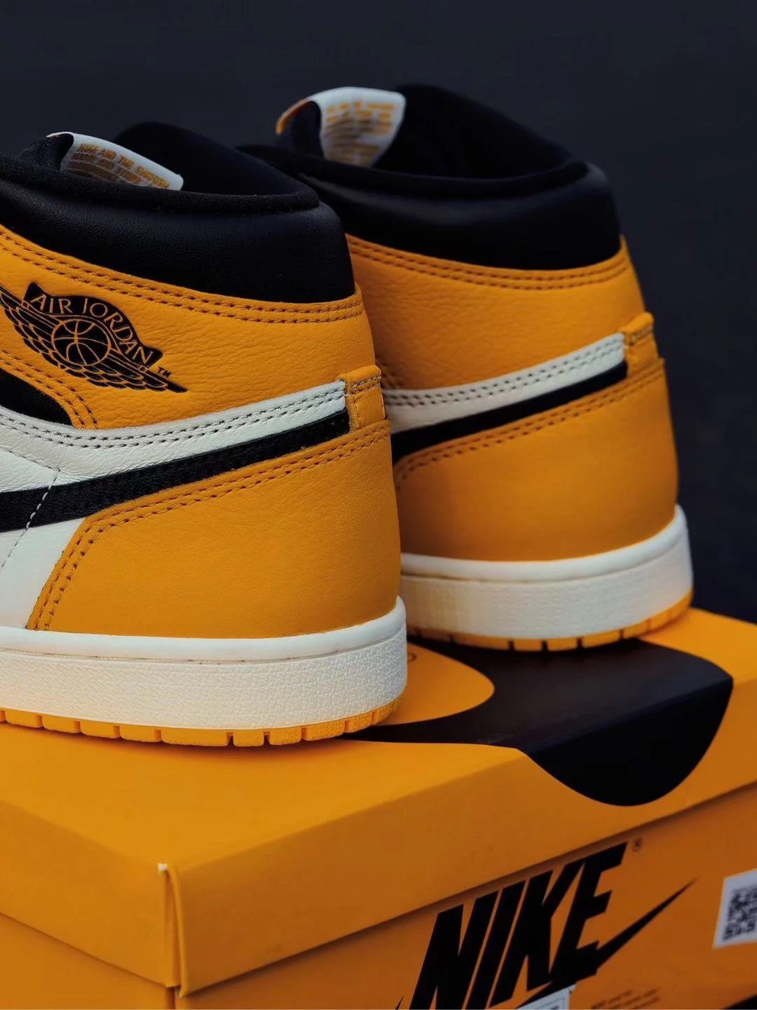 Nike Air Jordan 1 High OG Taxi - Mã 555088-711