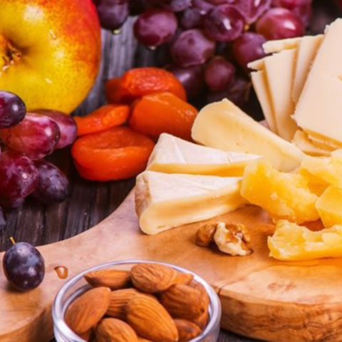 6. Formaggio e frutta - Món tráng miệng đầu tiên