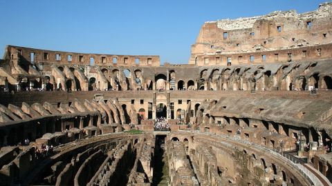 Đấu trường La Mã (Colosseum) tại thủ đô nước Ý