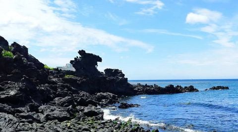 Đá đầu rồng trên đảo Jeju, Hàn Quốc