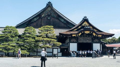 Đền Meiji Jingu nổi tiếng thờ Hoàng đế đế Minh Trị Meiji, Tokyo, Nhật Bản